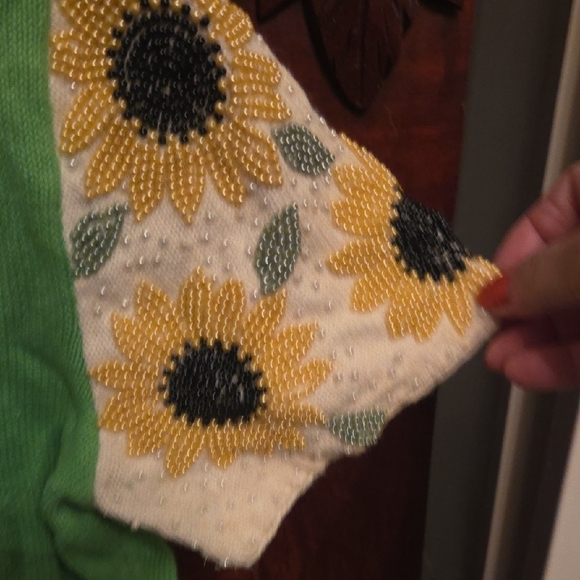 Michael Simon Woman's Small Green Sweater with Sunflower Sleeves - Picture 6 of 7